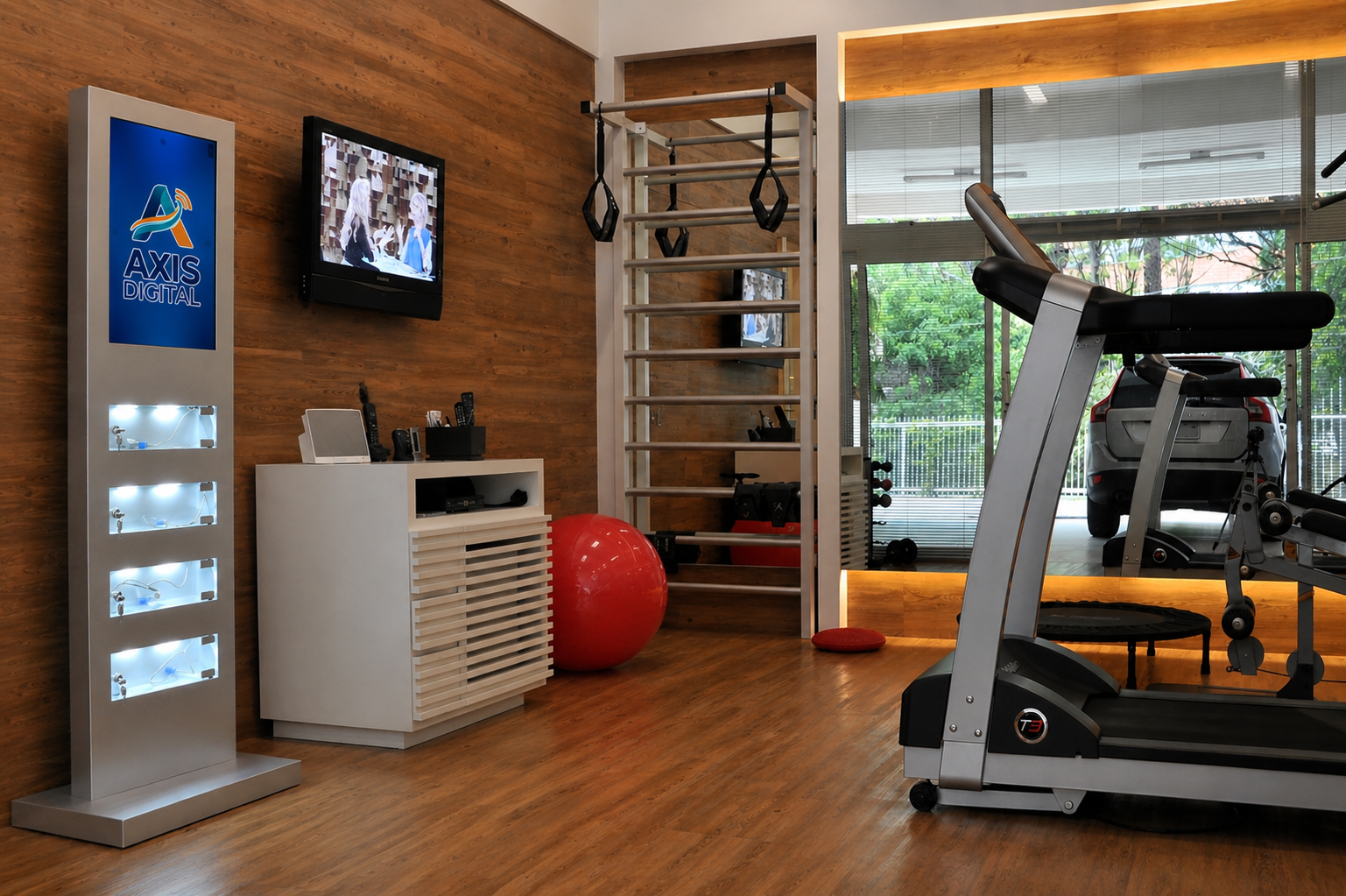 Totem Axis Digital instalado em academia premium